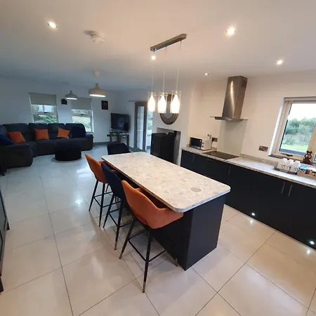 Dromore House F94w57e 4*